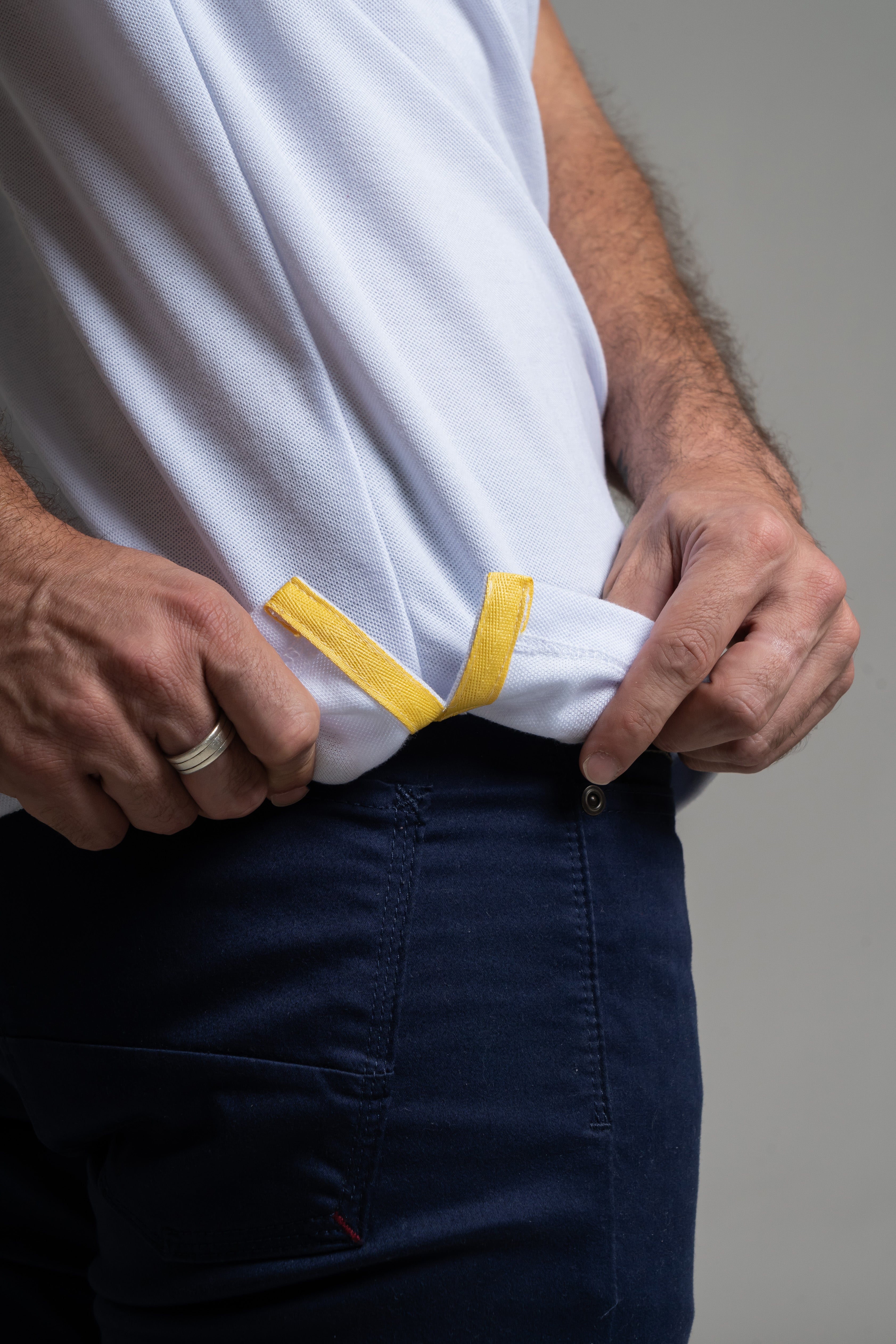 Polo Piqué Blanca Cuello Marino