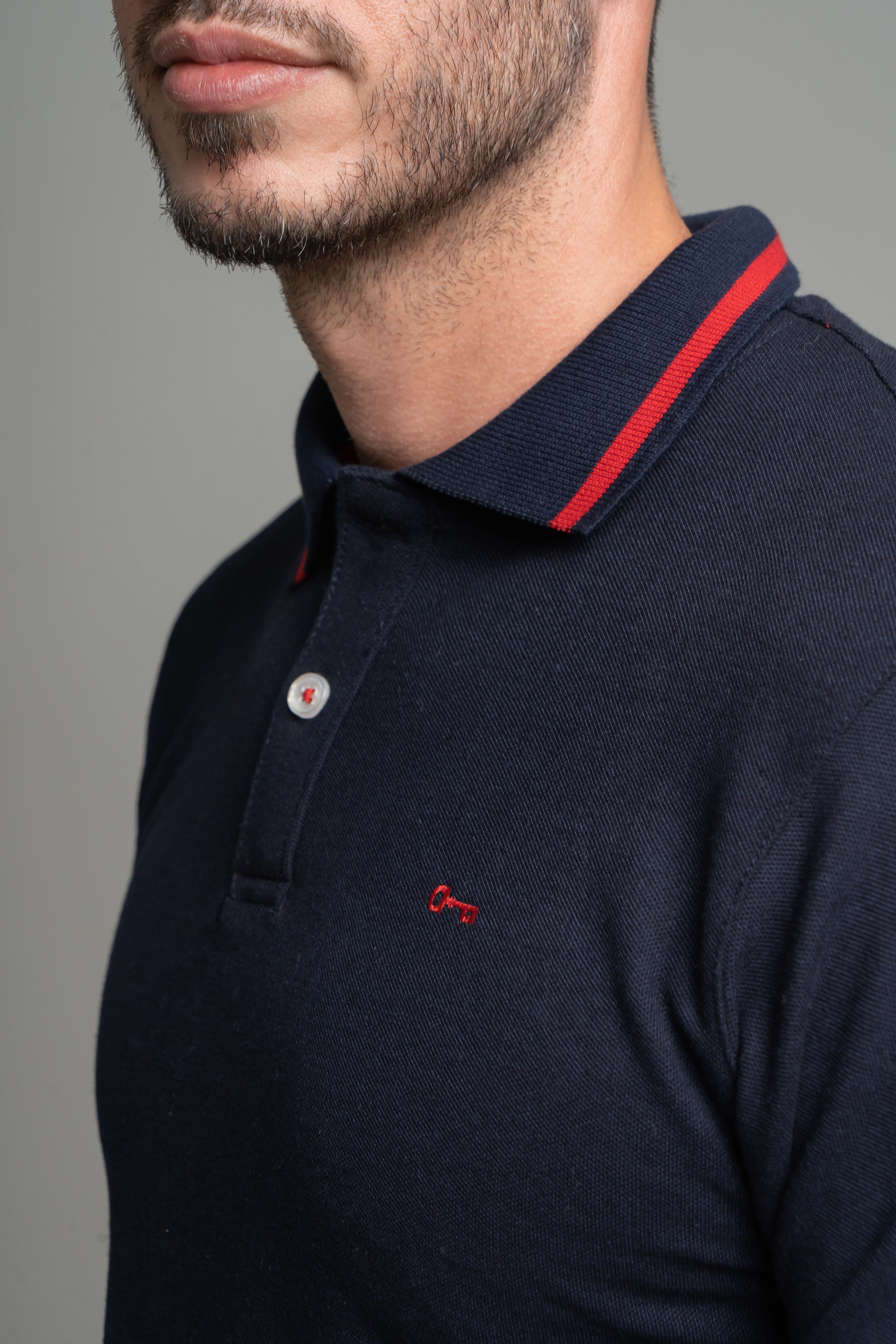 Polo Piqué Marino Cuello Linea Roja