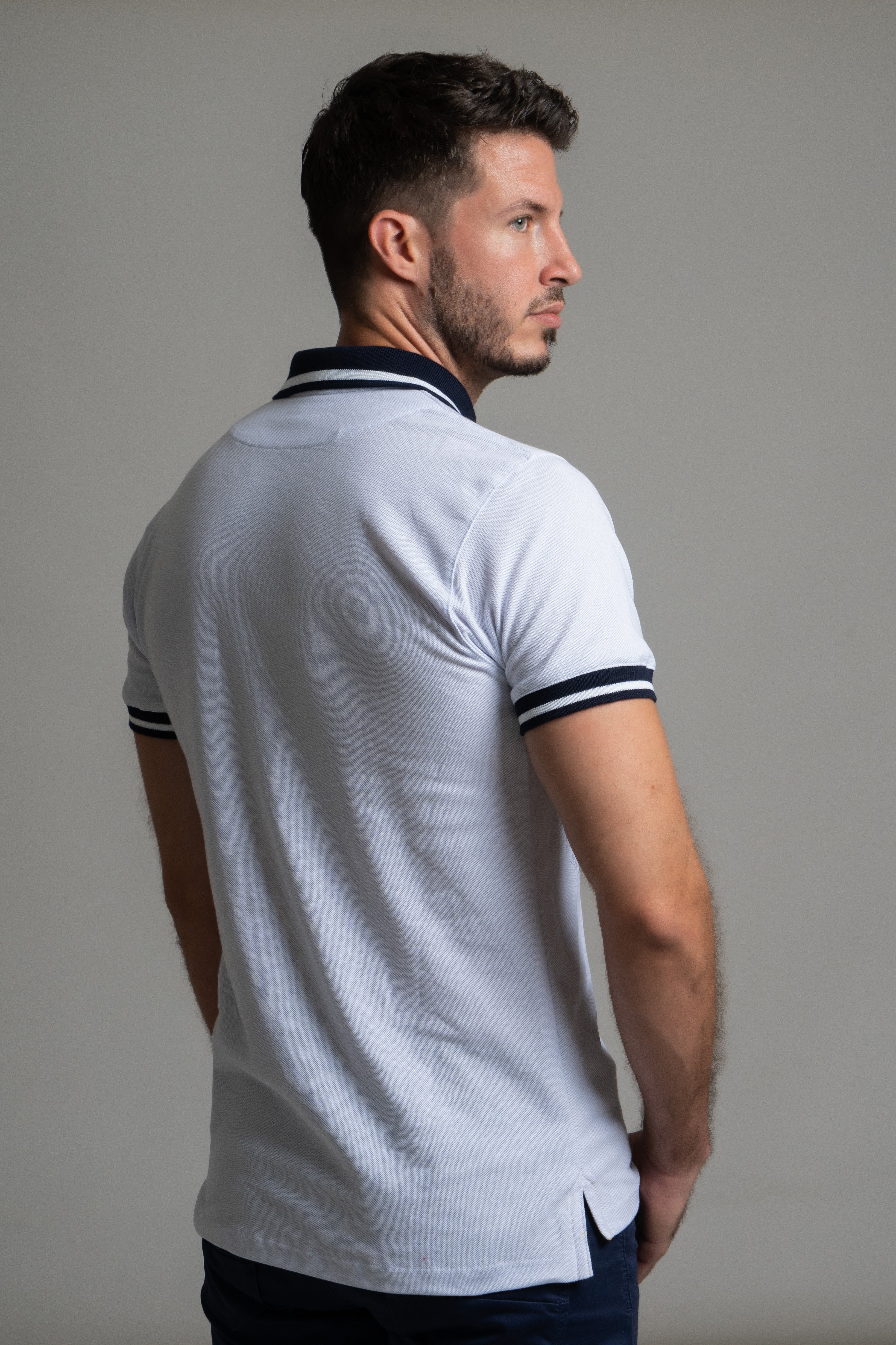 Polo Piqué Blanca Cuello Marino